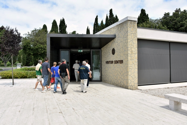 145.jpg